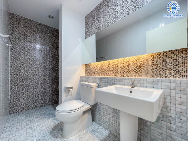 ทาวน์เฮ้าส์มือสองย่านกรุงเทพมหานคร ม.นลิน แกรนด์ อเวนิว วงแหวน-พระราม9 เนื้อที่ 24.2 ตร.ว. ฟังก์ชัน 4 ห้องนอน 4 ห้องน้ำ 1 ที่จอดรถ แถมฟรี! 4 เครื่องปรับอากาศ พร้อมของแถม ใกล้สนามบินสุวรรณภูมิ, พระราม 9 และรถไฟฟ้าแอร์พอร์ตลิ้งค์ "สถานีบ้านทับช้าง"...